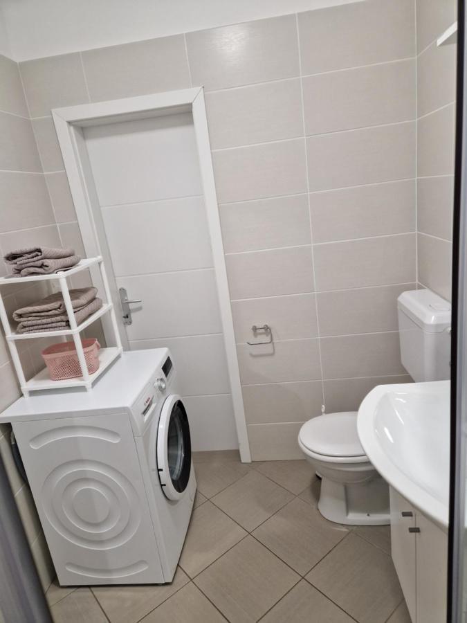 Apartments Lucija Senj  Kamer foto